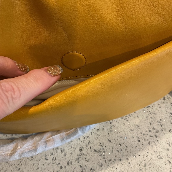 NWT Marc Jacobs Pillow Shoulder/Crossbody Bag - Picture 4 of 9